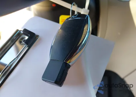 2019 Mercedes-Benz Glc 350E 4Matic z USA, uszkodzony, nr VIN WDC0G5EB3KF504880